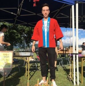 Meet your Posher, Adam